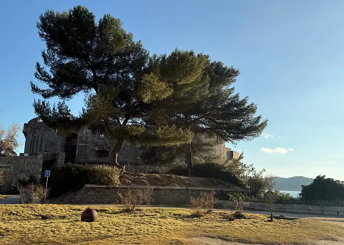 Semesterbostad Maison Cap Brun Jardin Parking